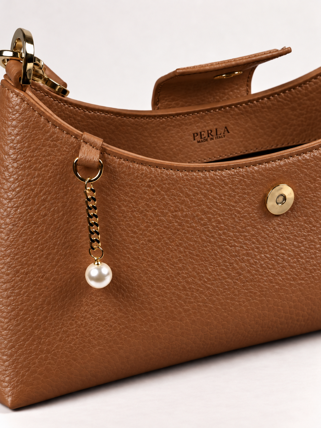 PERLA N°5 Shoulder Bag — Vitello Granato — Caramel — 05