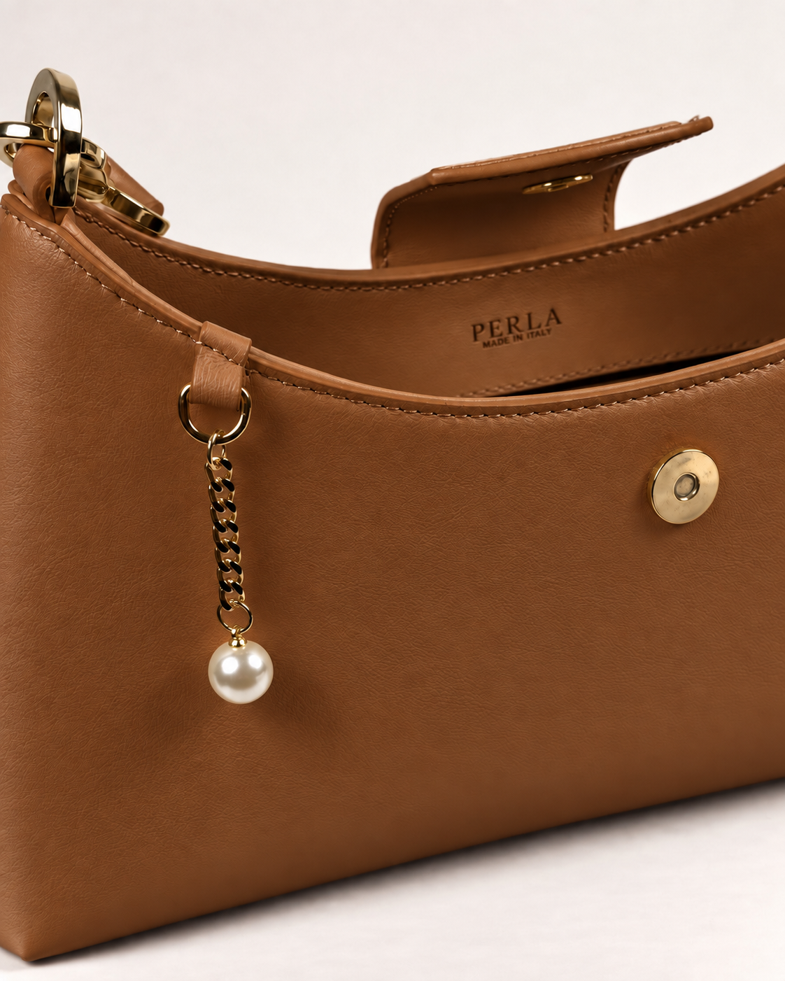 PERLA N°5 Shoulder Bag — Vitello Natural — Caramel — 05