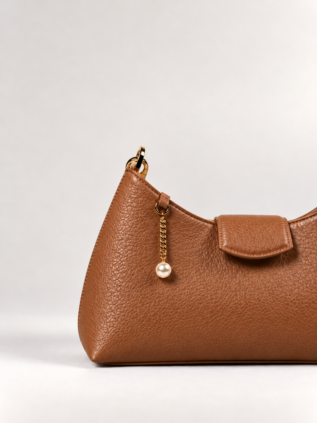 PERLA N°5 Shoulder Bag — Vitello Granato — Caramel — 04