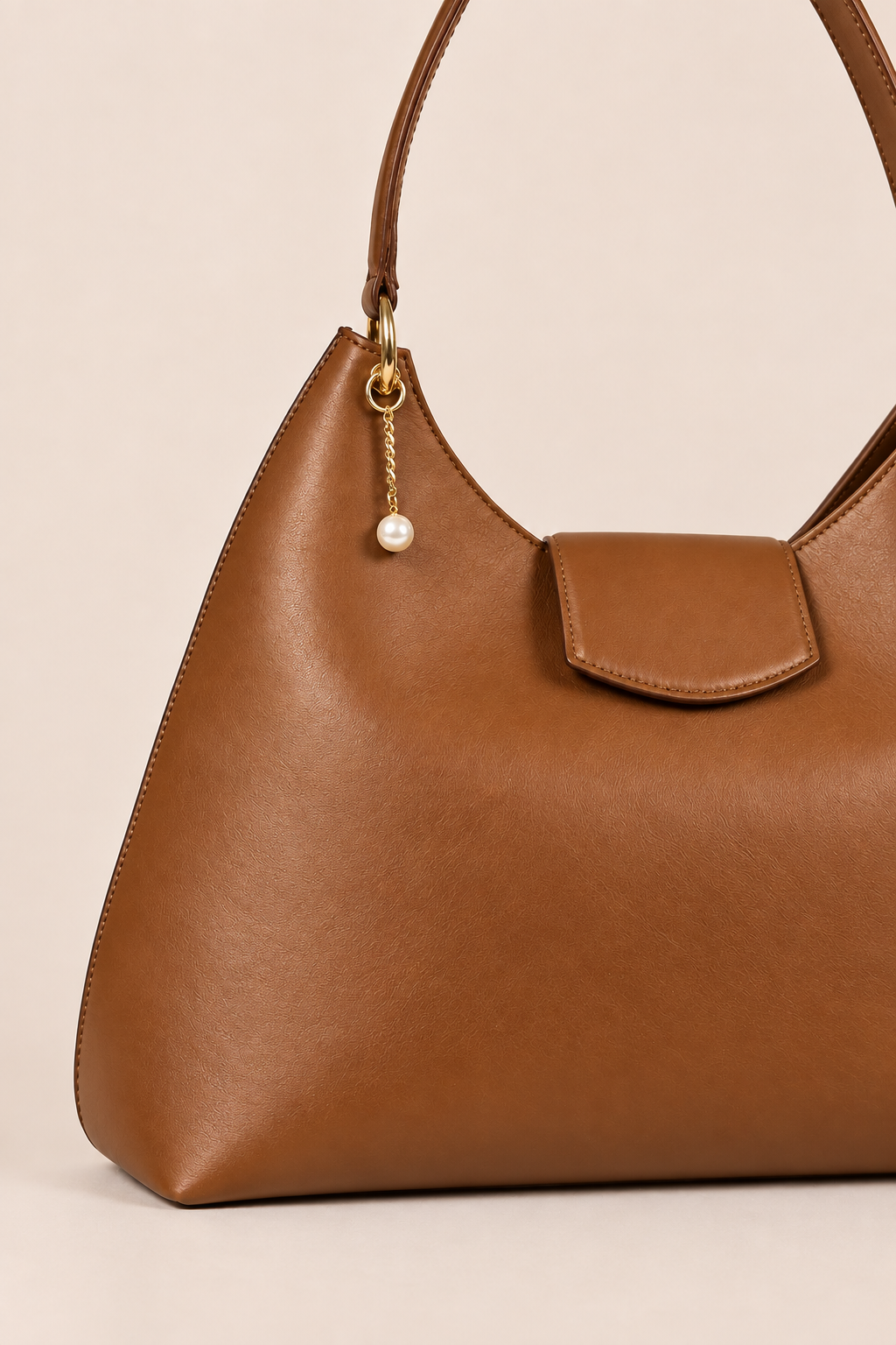 PERLA N°1 Hobo — Vitello Natural — Caramel — 04