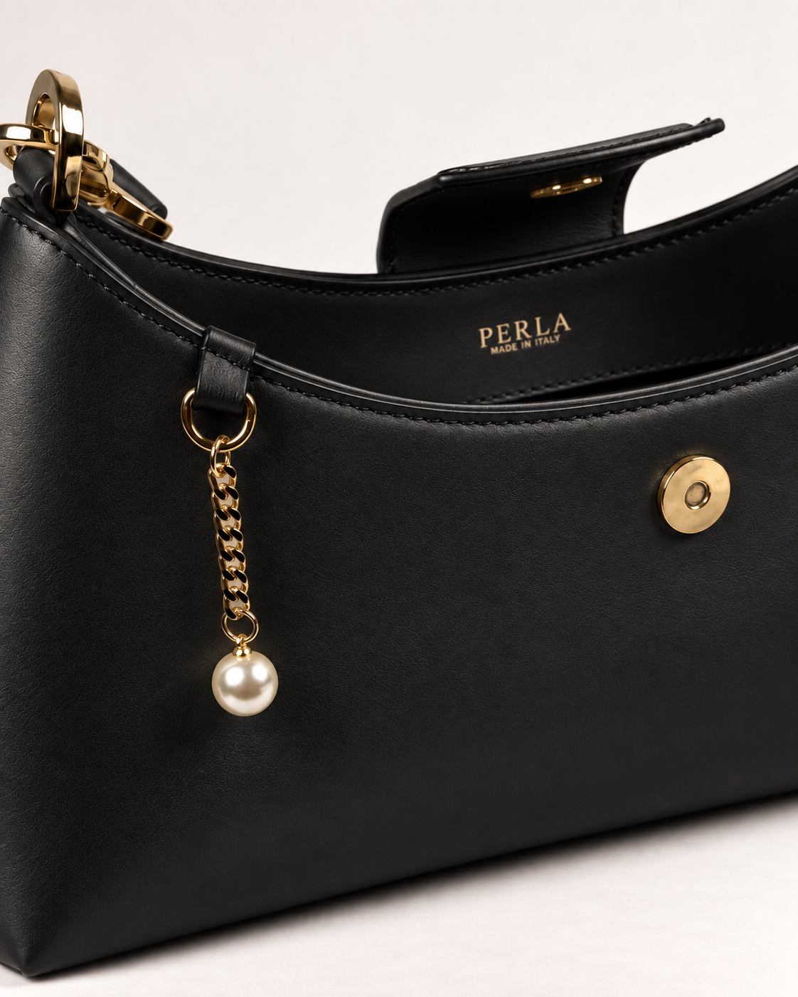 PERLA N°5 Shoulder Bag — Vitello Natural — Black — 05